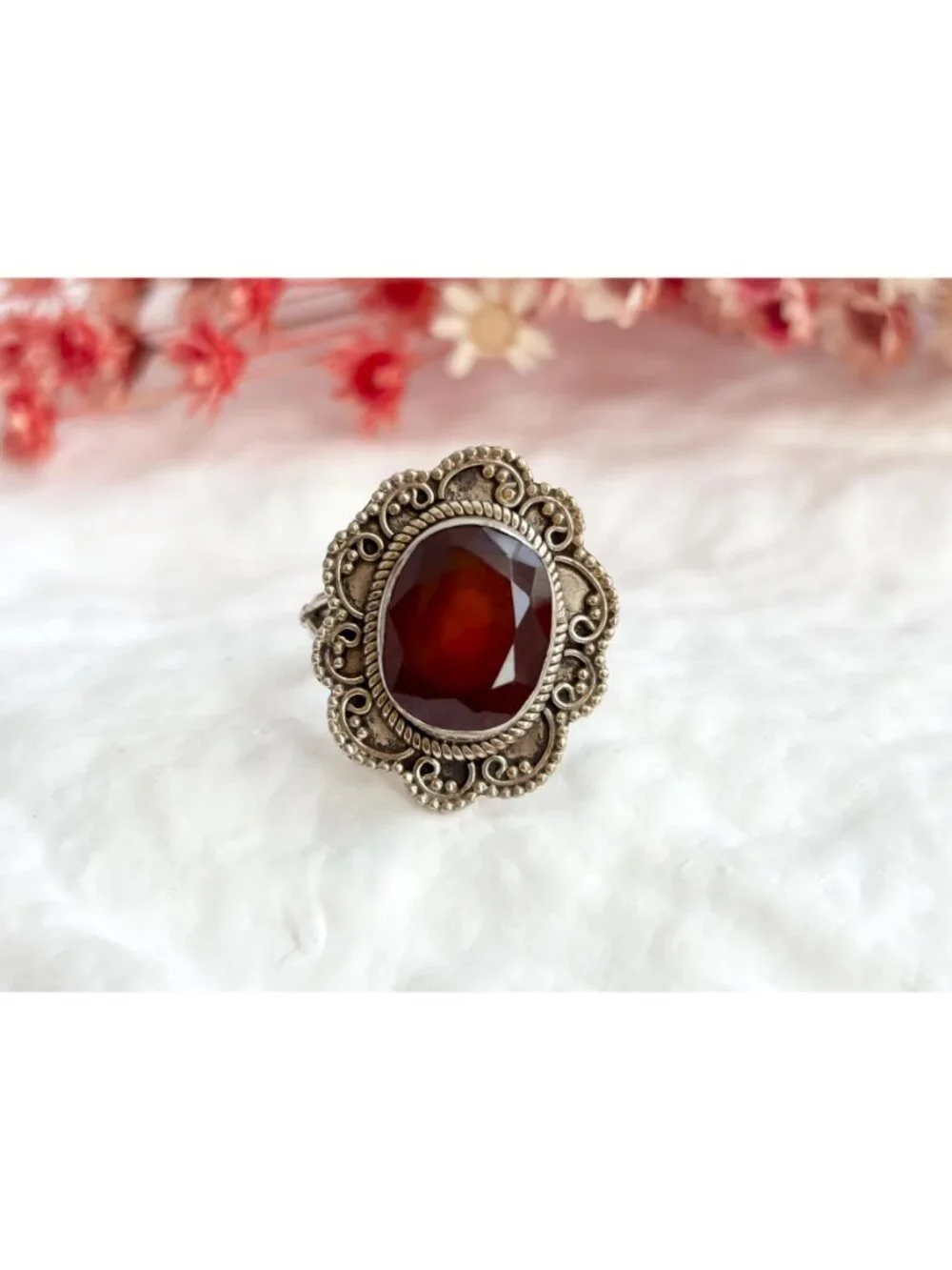 Oval Garnet Gemstone Scalloped Oxidized Sterling Silver 925 Vintage Ring sz 7.5
